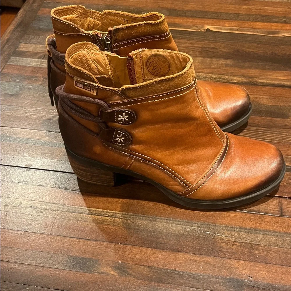 PIKOLINOS elegant tan